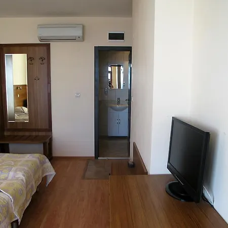 Iris Penzion 3*